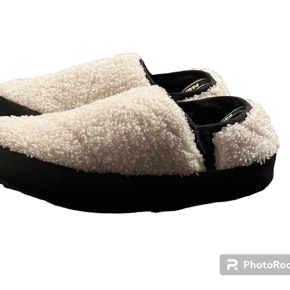 P448 Laby Slippers Shearling - Size 39 or 9 - NWOT - Picture 1 of 6